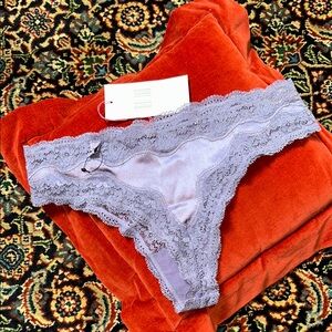 Stella McCartney NWT Mulburry (Lilac) silk and lace thong panty M